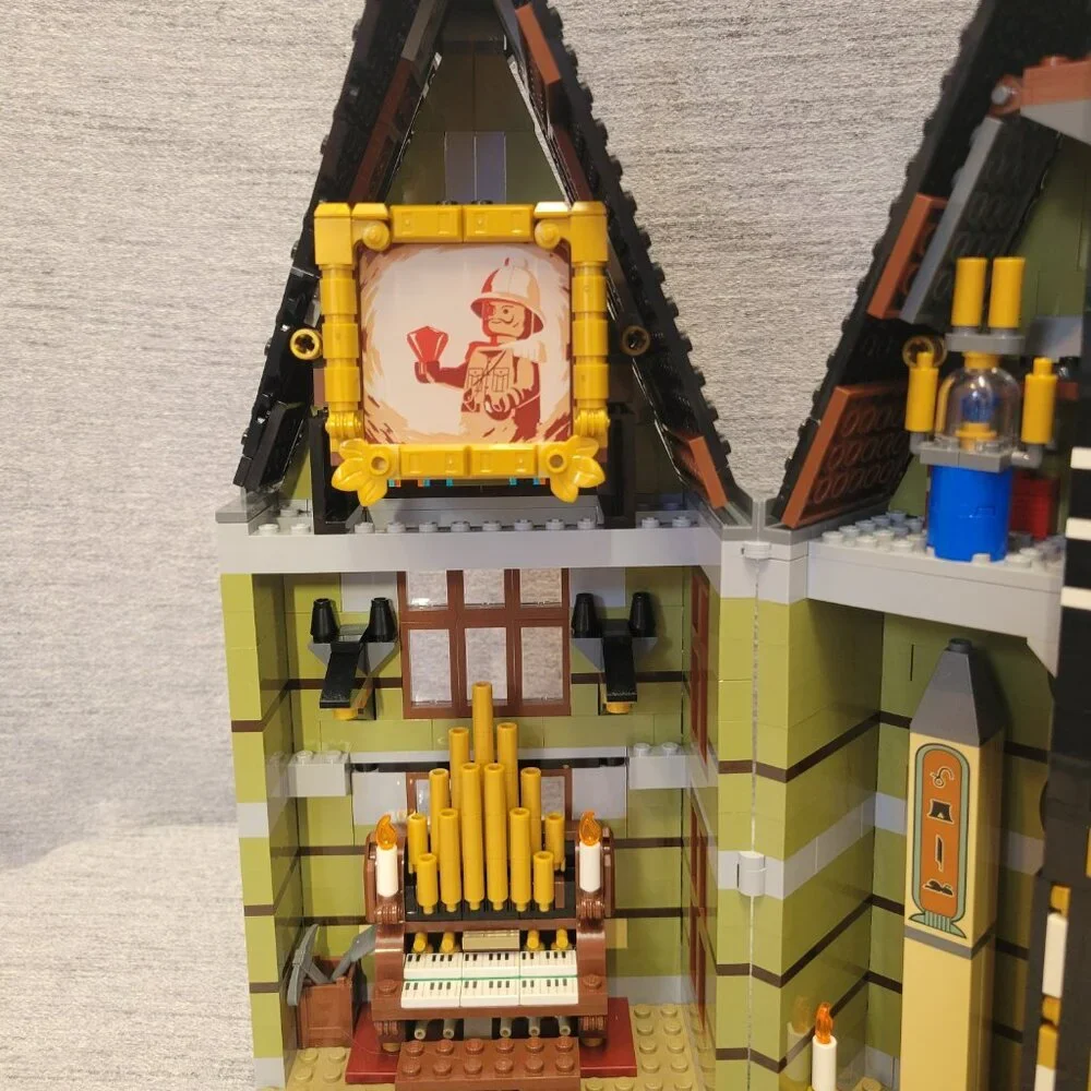 Lego Icons Haunted House 10273